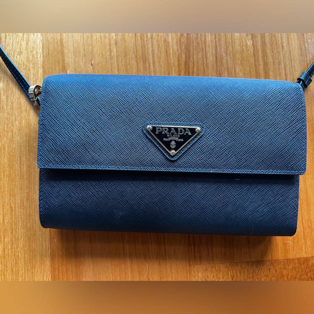 Prada Santiago and leather Wallet with Shoulder strap. Two bill comp and 8 cc . - Picture 6 of 9